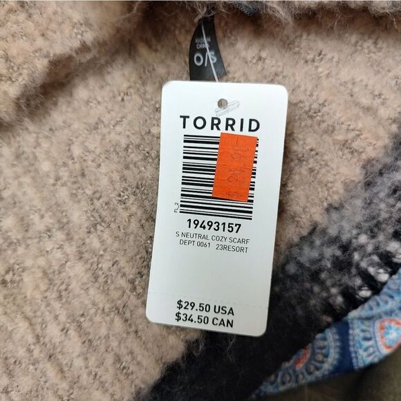 Torrid Cozy Scarf New - Picture 3 of 4